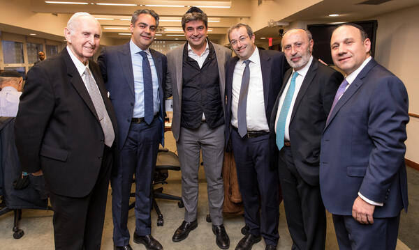 Asistentes a la reunión de la junta sefardí